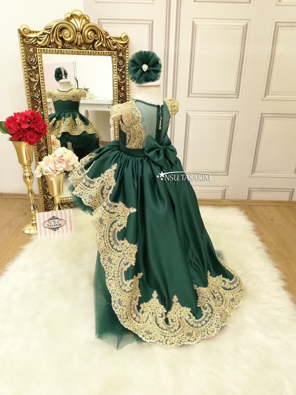 Emerald and gold baby girl dress. For special occasion.