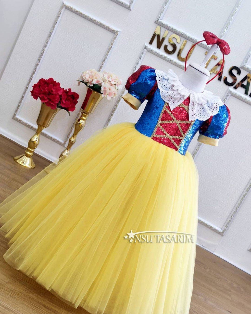 Snow white dress. Baby girl dress.