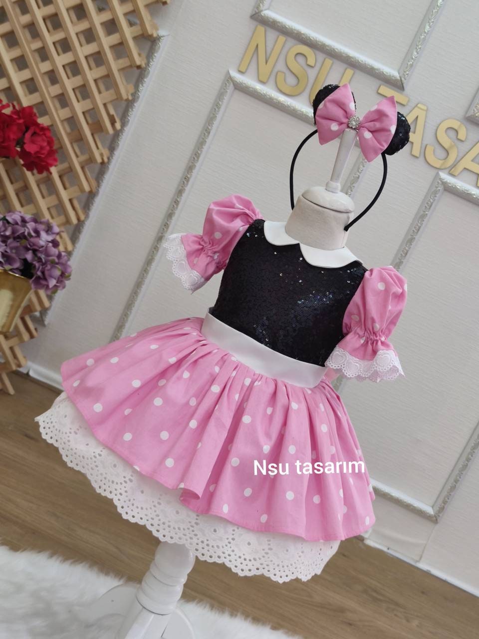 Pink Minnie mouse dress. Pink minnie mouse costume.