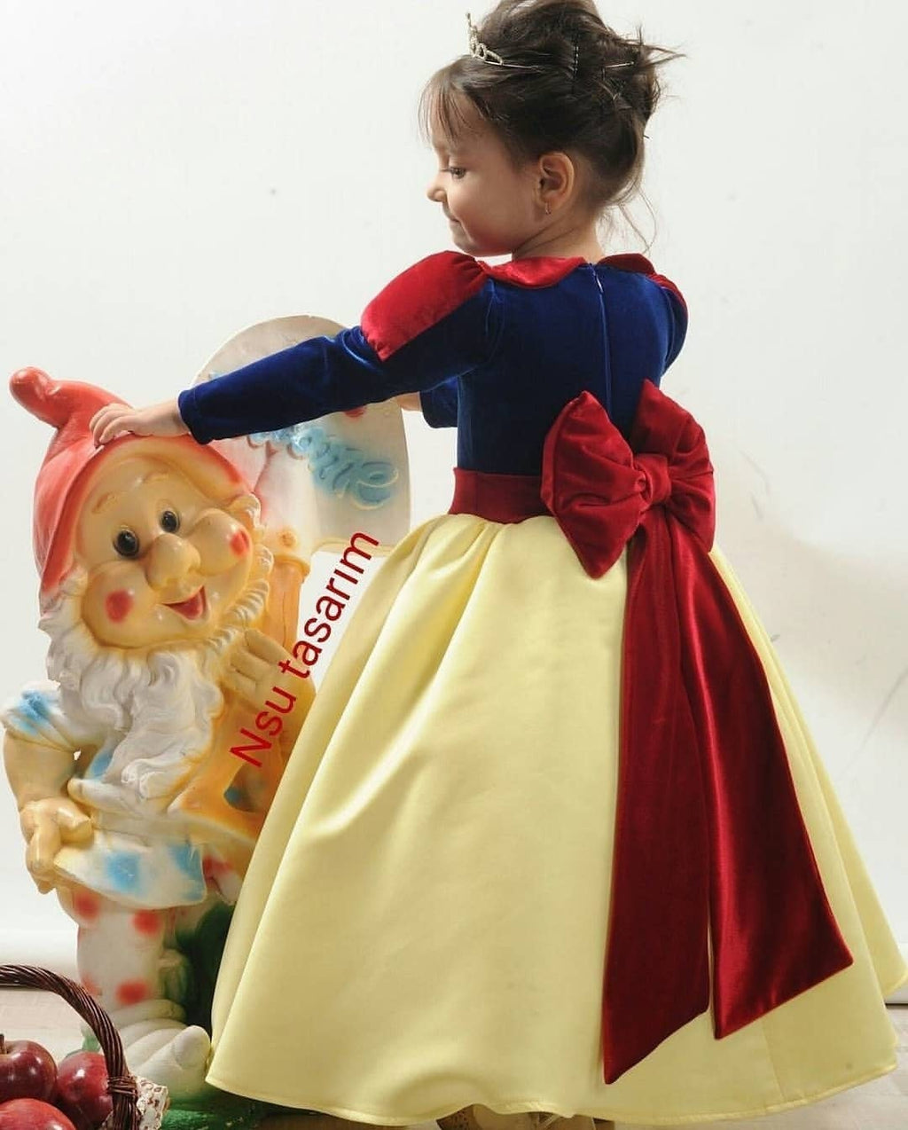 Snow white costume. Disney. For special occasion