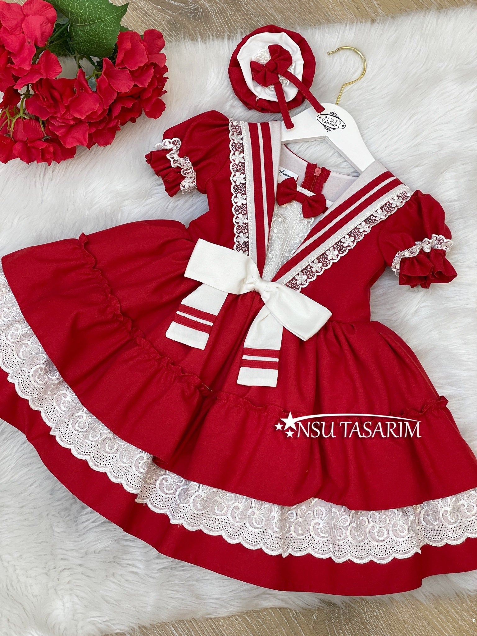 Vintage kids dress. Red vintage dress. Baby girl dress.