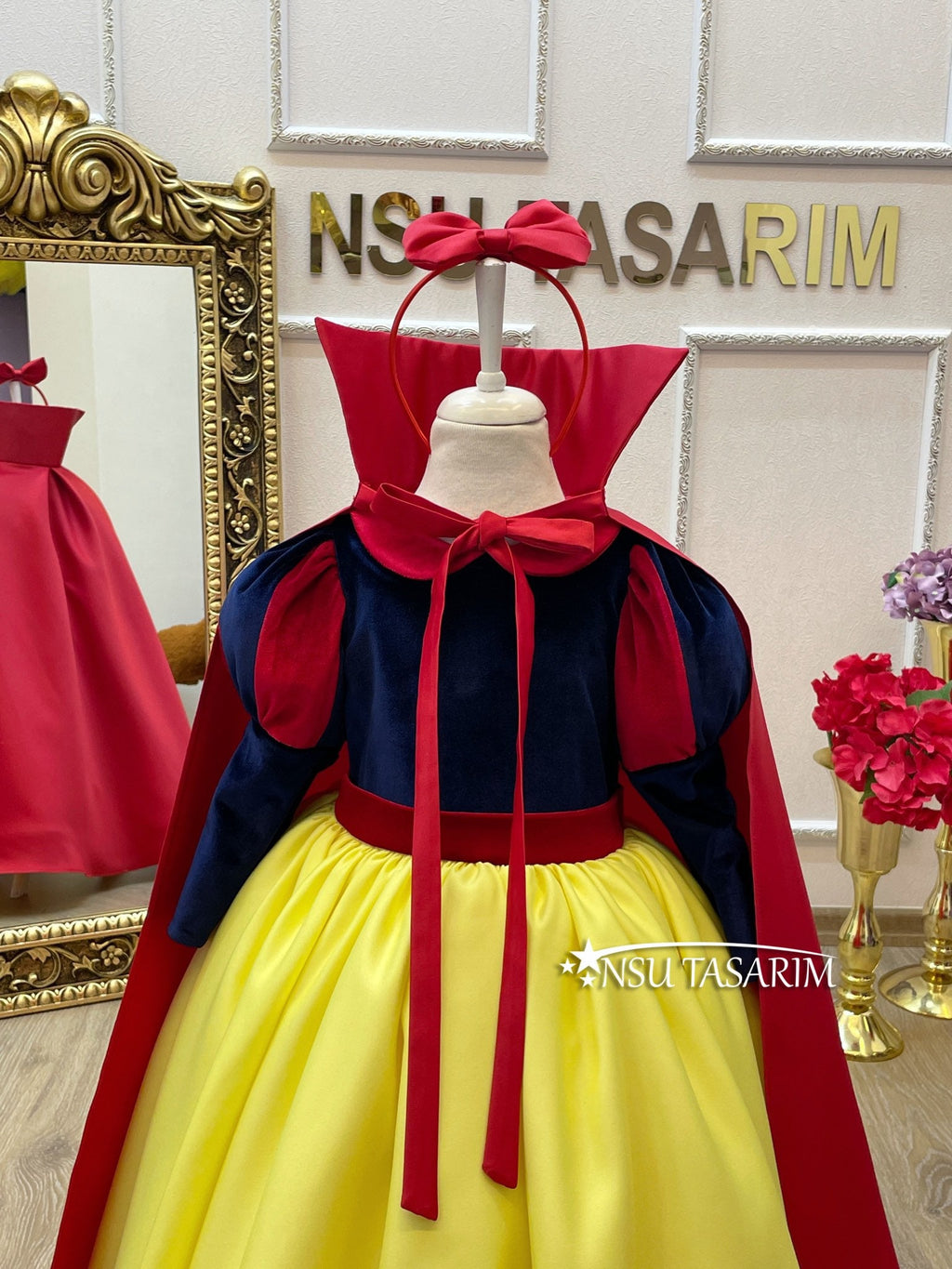Snow white dress front top close up