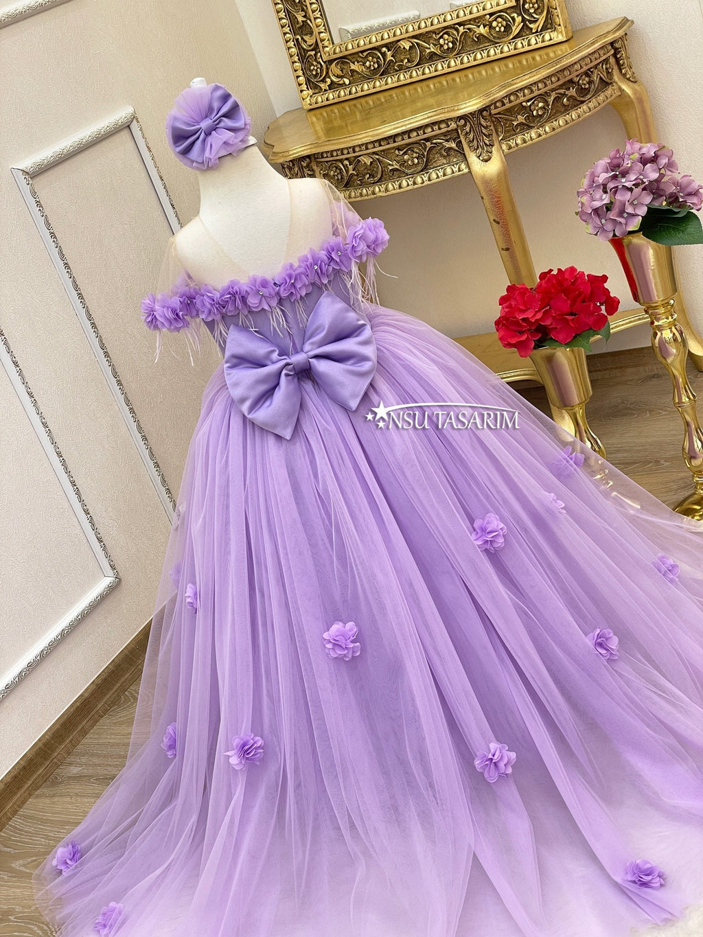 Lavender baby girl dress. Baby party dress. 1st birthday dress baby girl. Flower girl dress lilac lavender birthday dress toddler. Handmade!