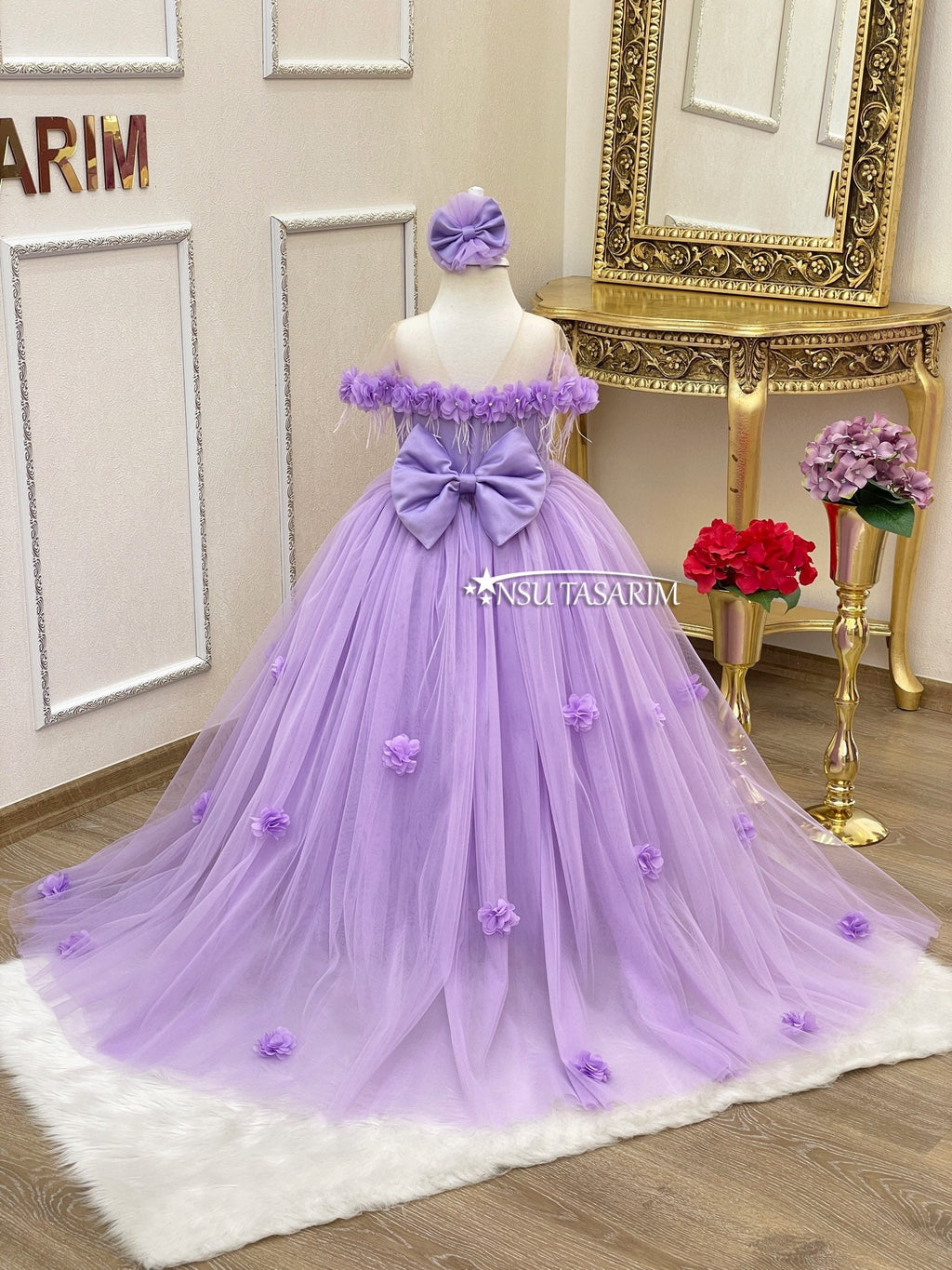 Lavender baby girl dress. Baby party dress. 1st birthday dress baby girl. Flower girl dress lilac lavender birthday dress toddler. Handmade!