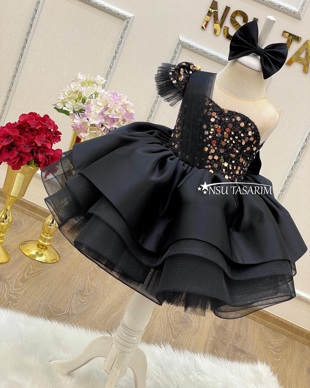 Black gold sequin dress. Baby girl dress. Baby dress black.