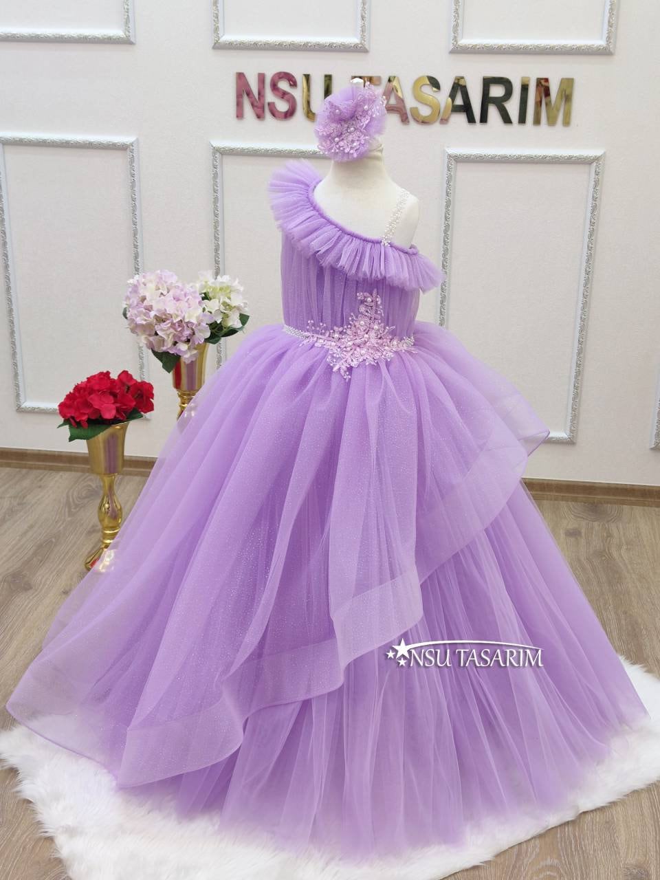 Lavender baby girl dress. Baby party dress. 1st birthday dress baby girl.