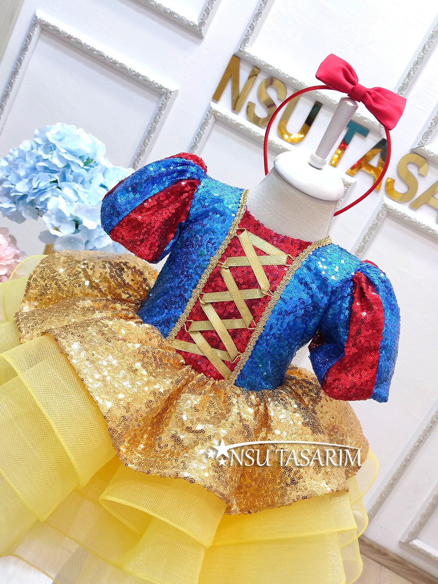 Snow white dress front upper part