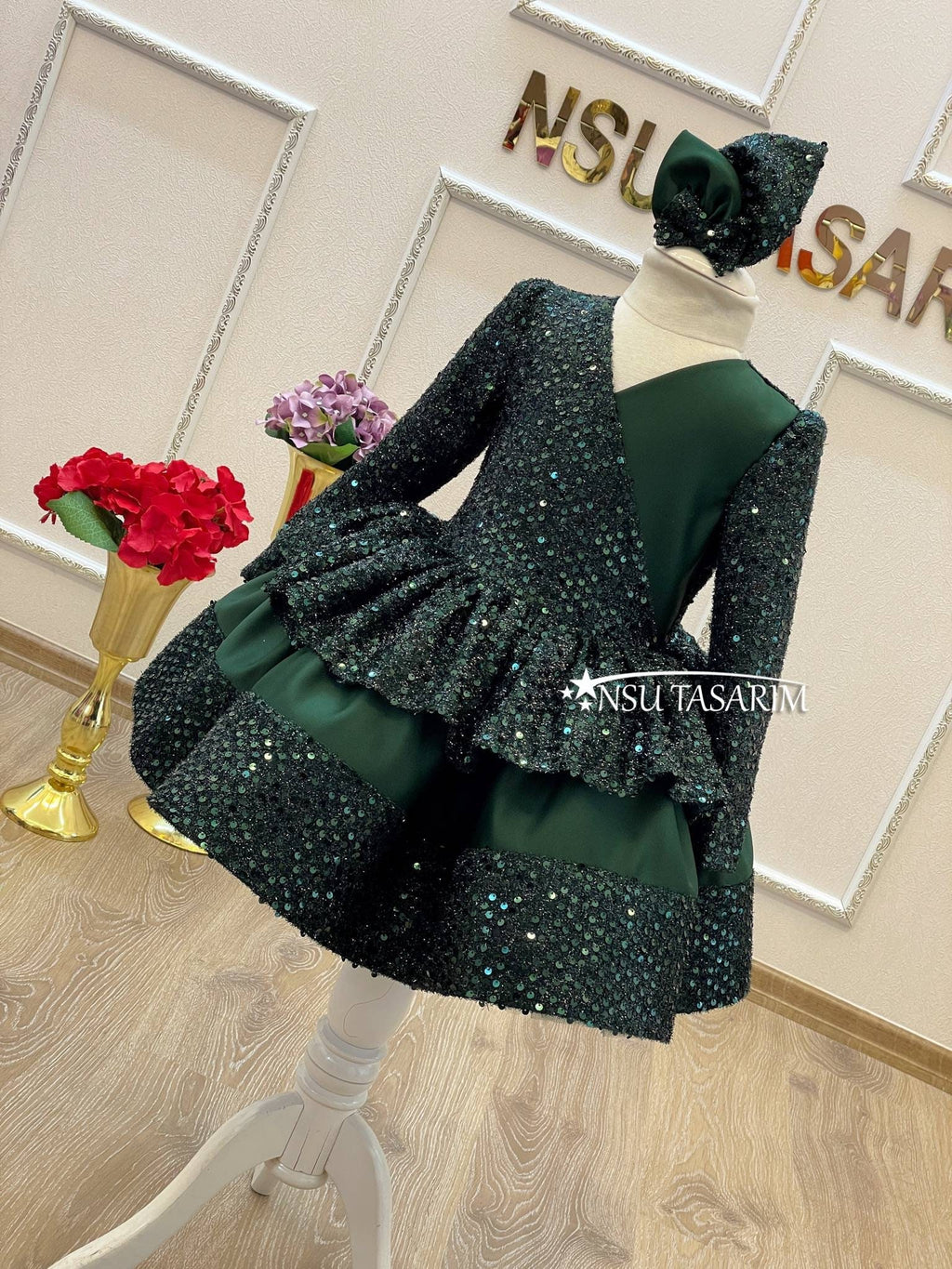 Emerald green dress. Christmas dress. Baby Girl Dress Emerald Green dress. Sparkle sequin fabrics emerald. for special occasion. Handmade!