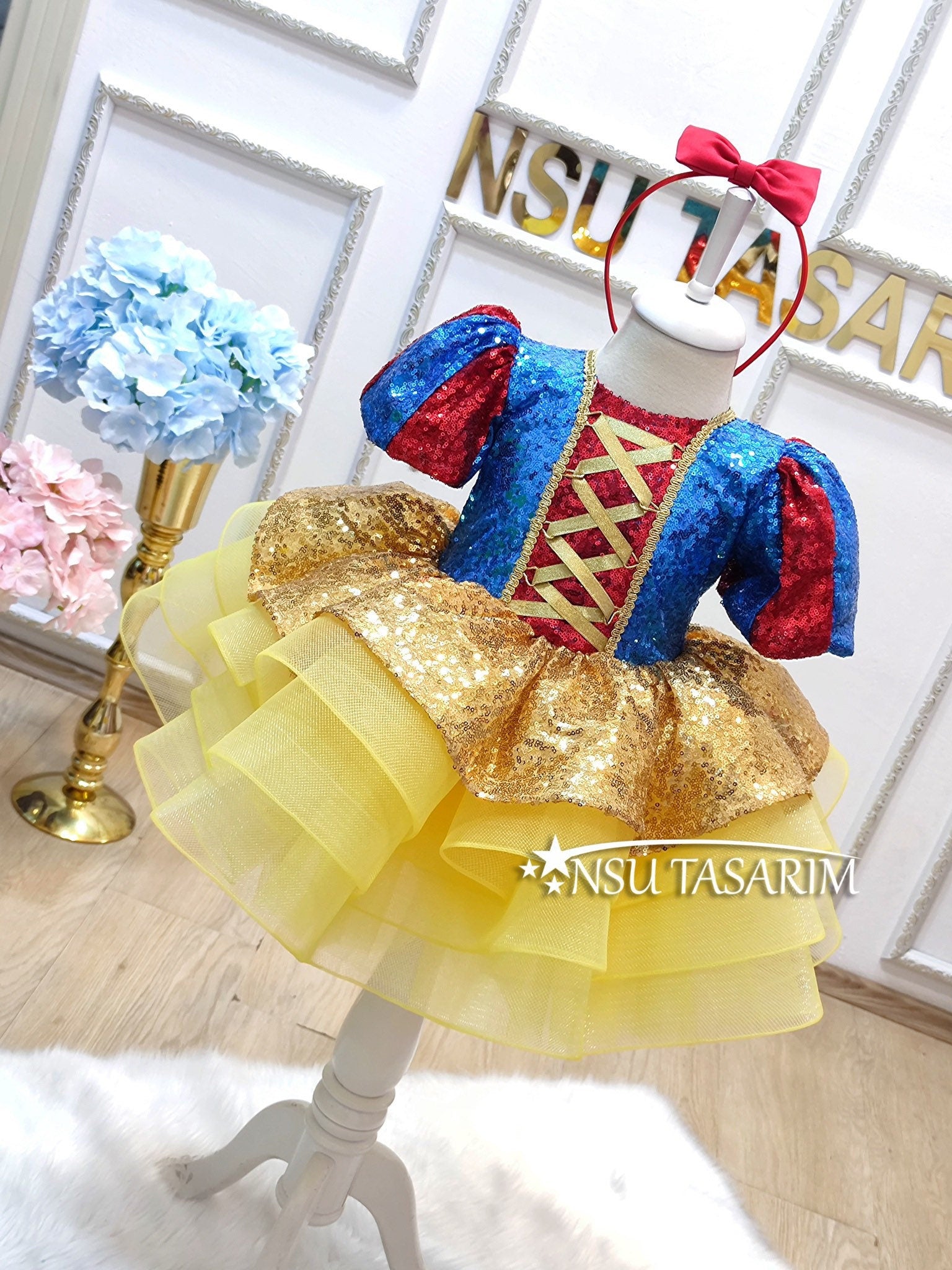 Snow white dress . Baby girl dress. Snow white  birthday dress.