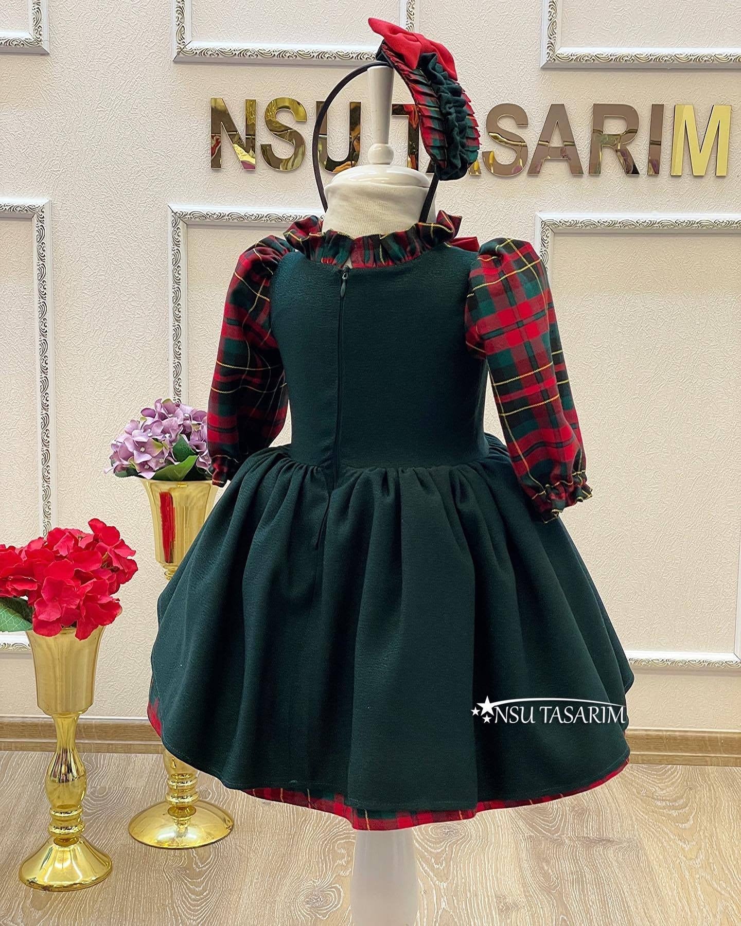 Emerald green dress. Christmas dress. Baby Girl Dress Emerald Green dress.