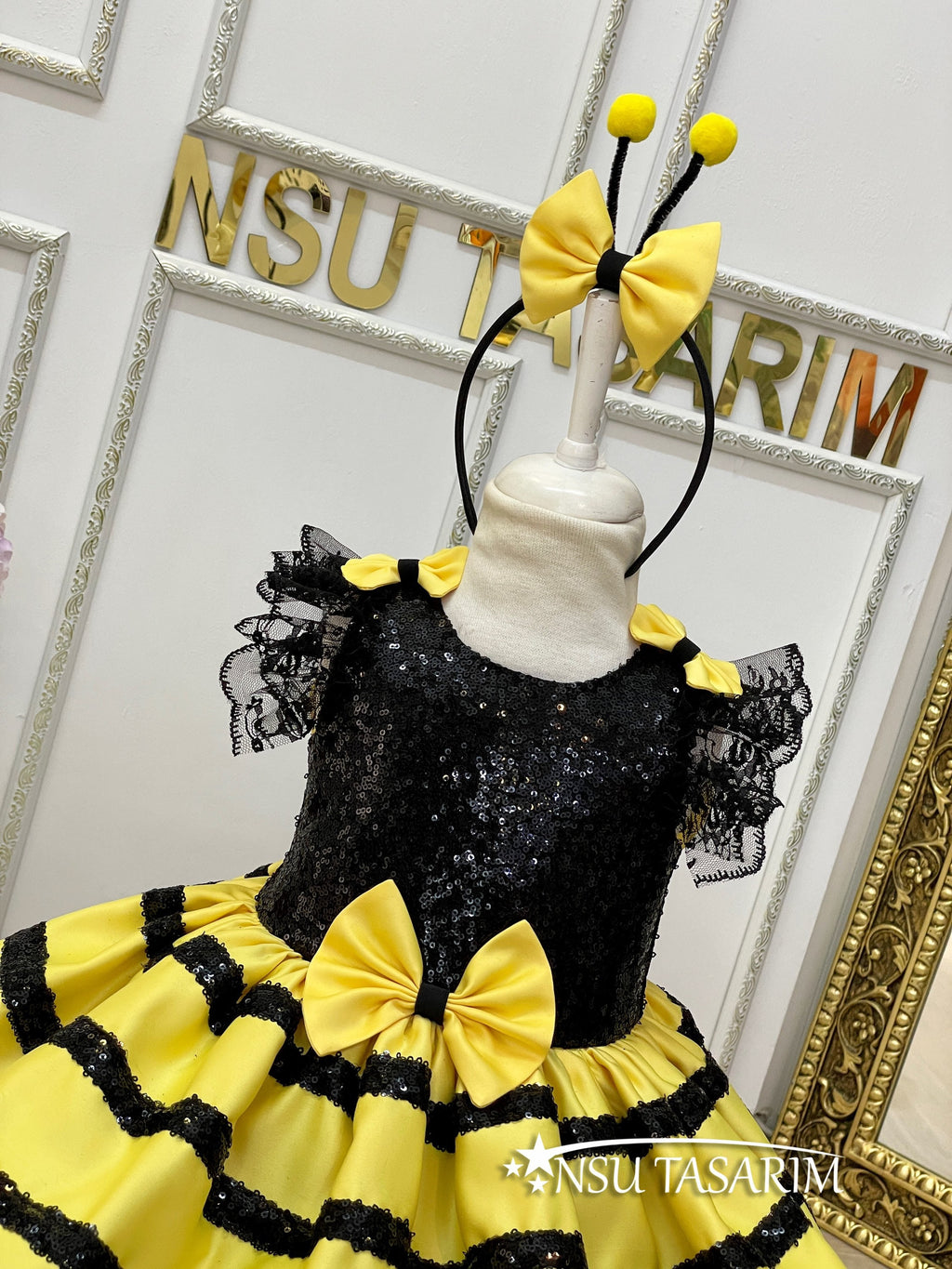 Bee birthday outfit front side top part bow