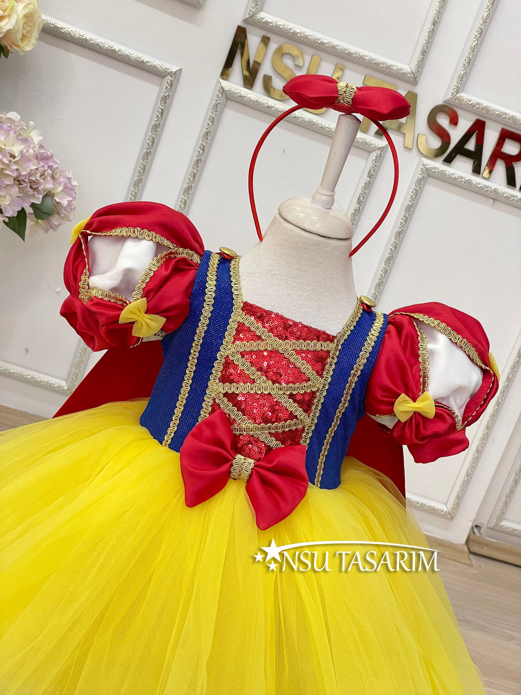 Snow white dress front upper part