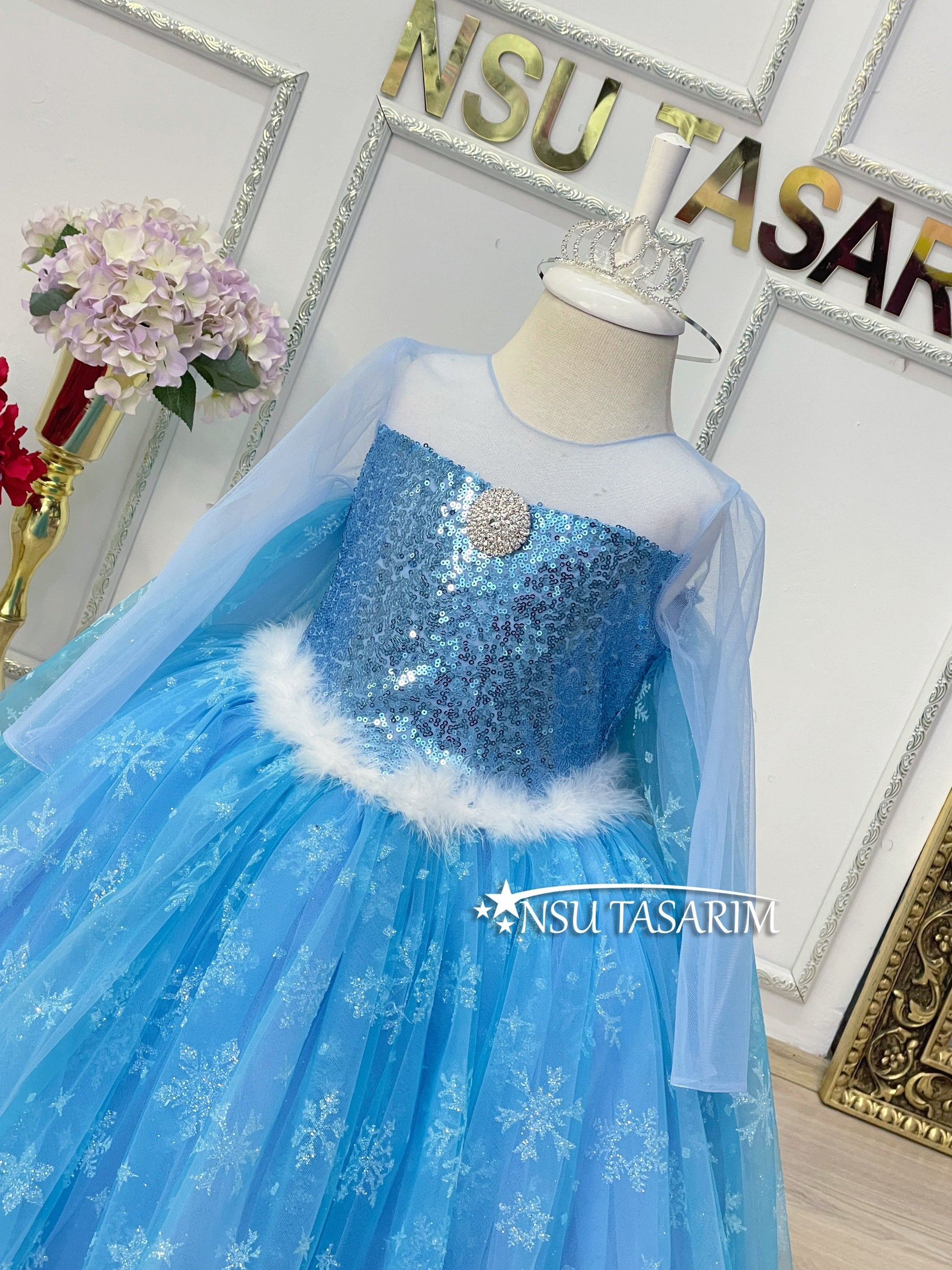 Frozen costume front upper part
