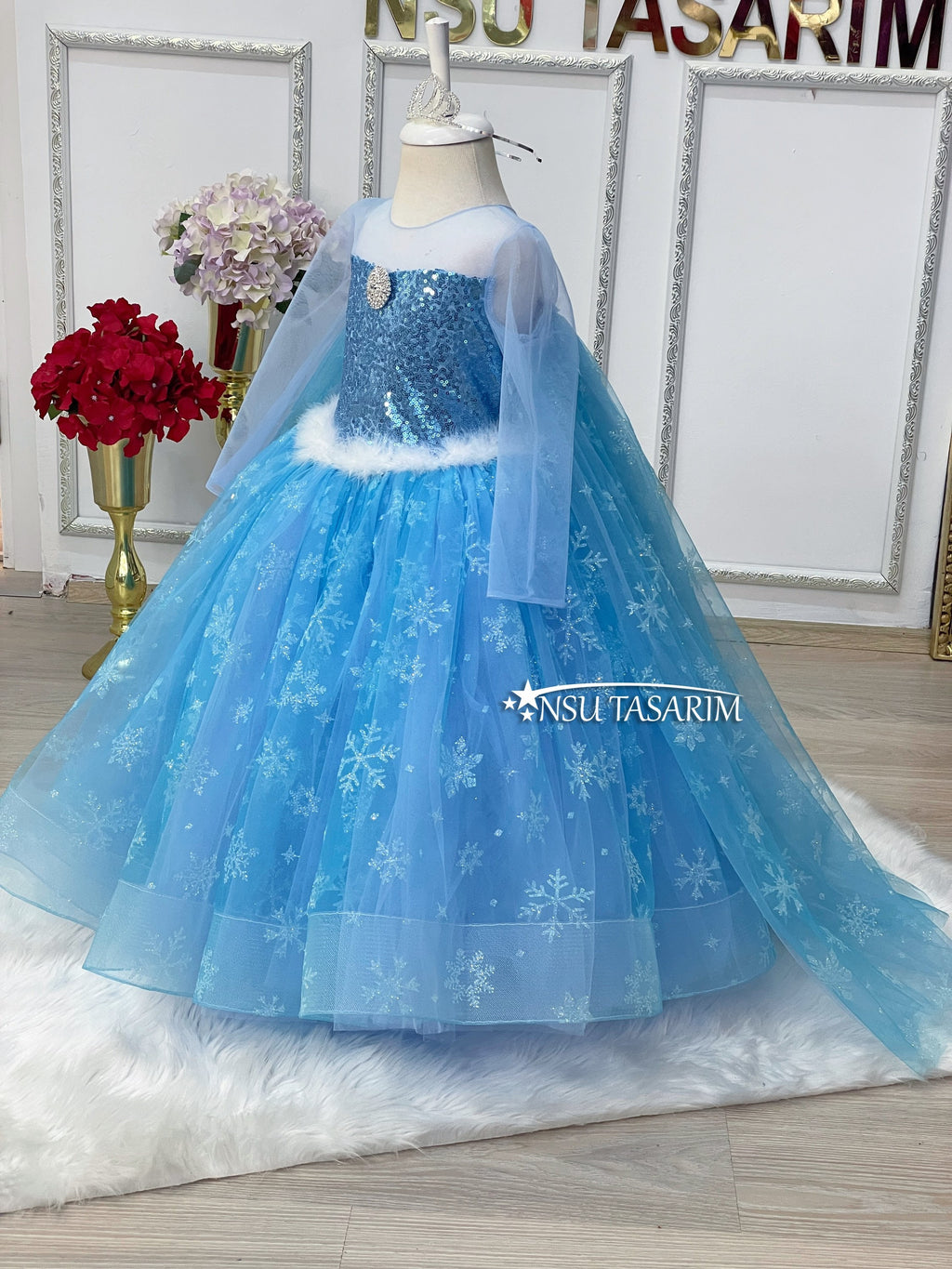 Frozen costume right side