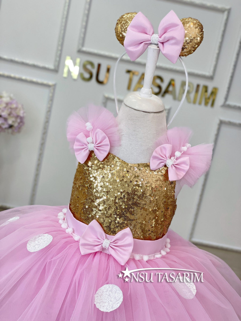 Pink Minnie Mouse dress front upper part