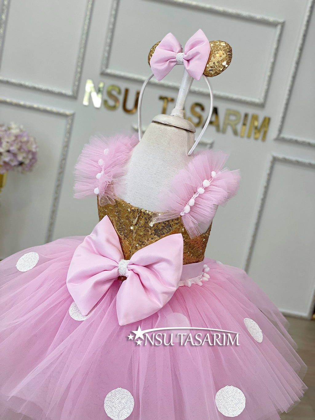 Pink Minnie Mouse dress backside