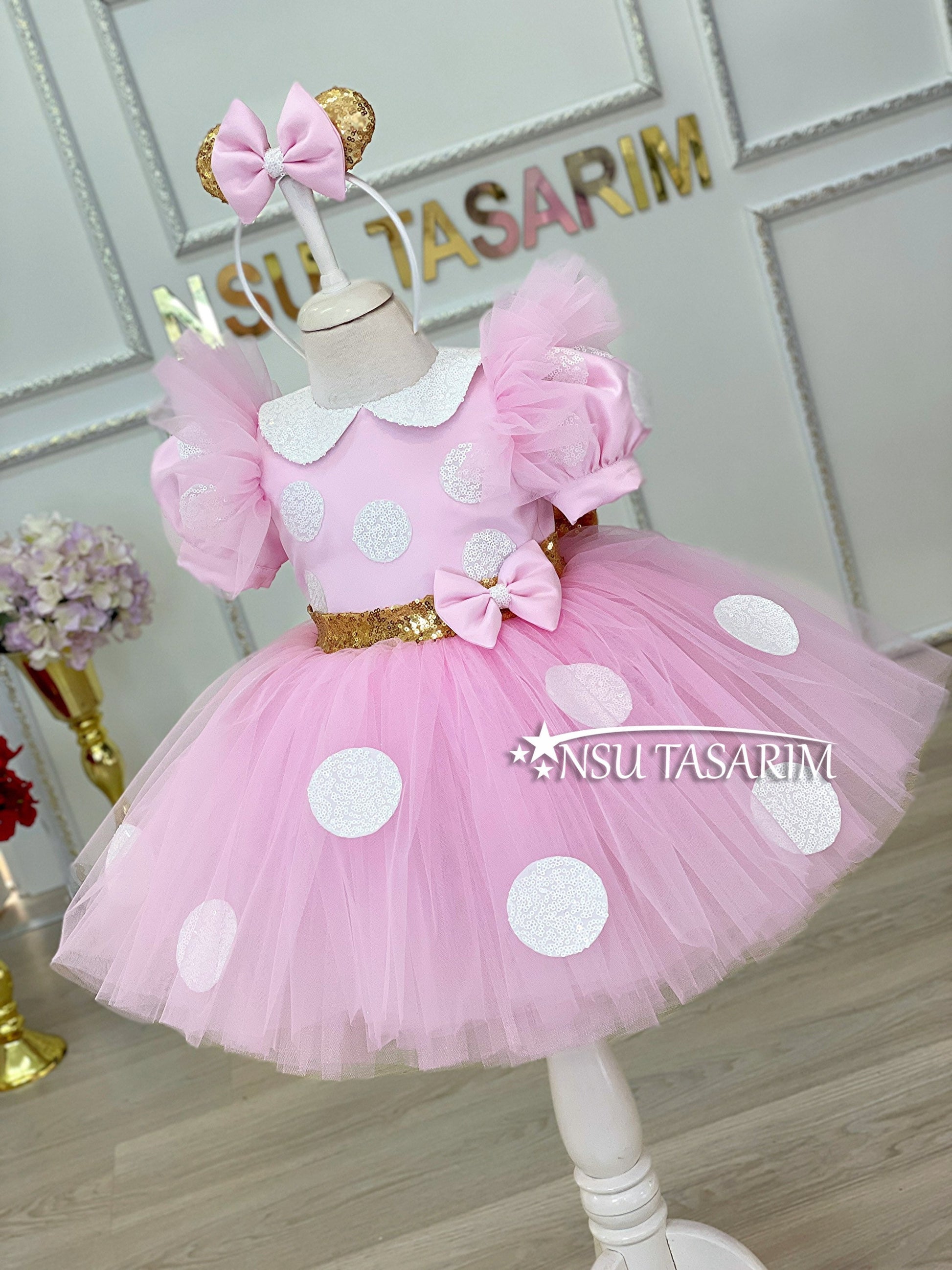 Minnie mouse costume front