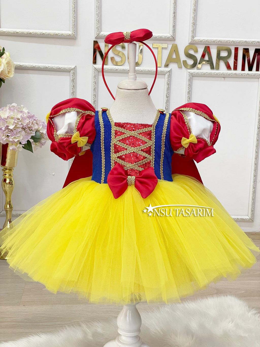Snow white dressfront