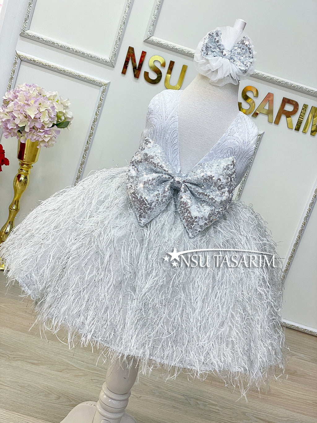 Silver baby girl dress. silver sparkle and feather skirt. Silver brithday dress. Birthday tutu dress. Silver shiny dress. Handmade!