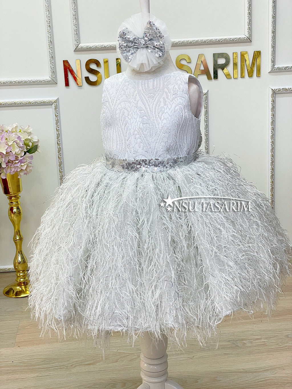 Silver baby girl dress. silver sparkle and feather skirt. Silver brithday dress. Birthday tutu dress. Silver shiny dress. Handmade!
