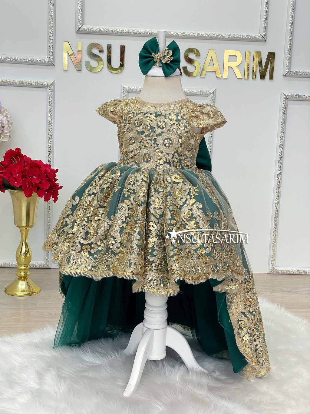 Baby girl dress. Emerald gold dress. Sparkle gold lace. Baby girl emerald dress. For special occasion, high low.