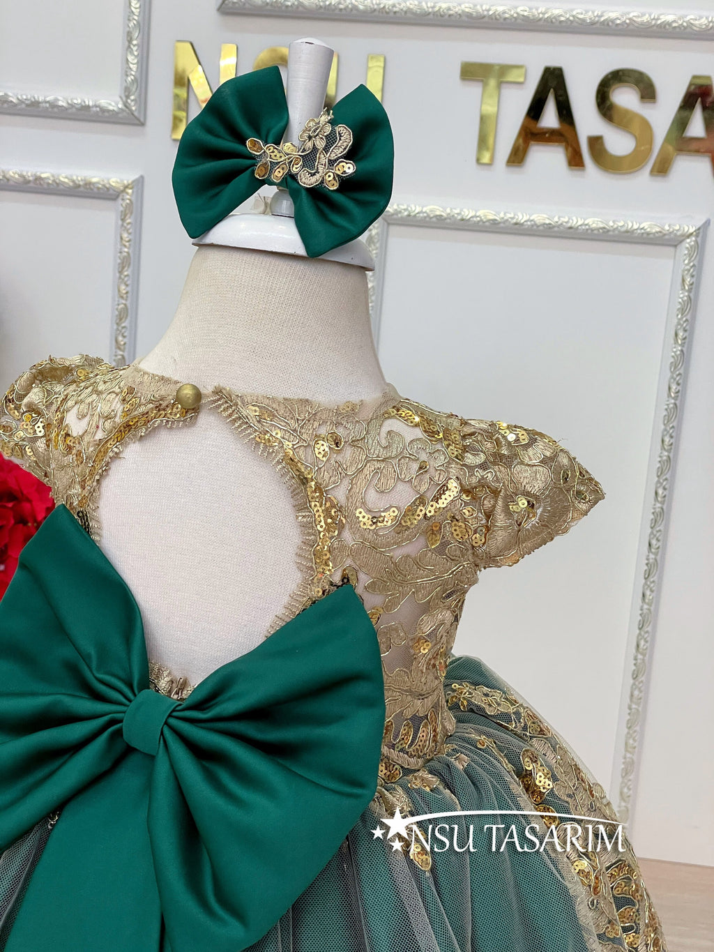 Baby girl dress. Emerald gold dress. Sparkle gold lace. Baby girl emerald dress. For special occasion, high low.