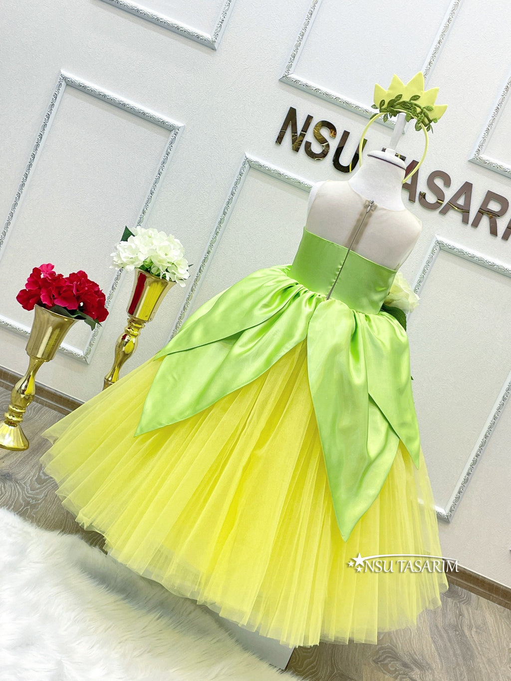 Princess Tiana dress back side full size