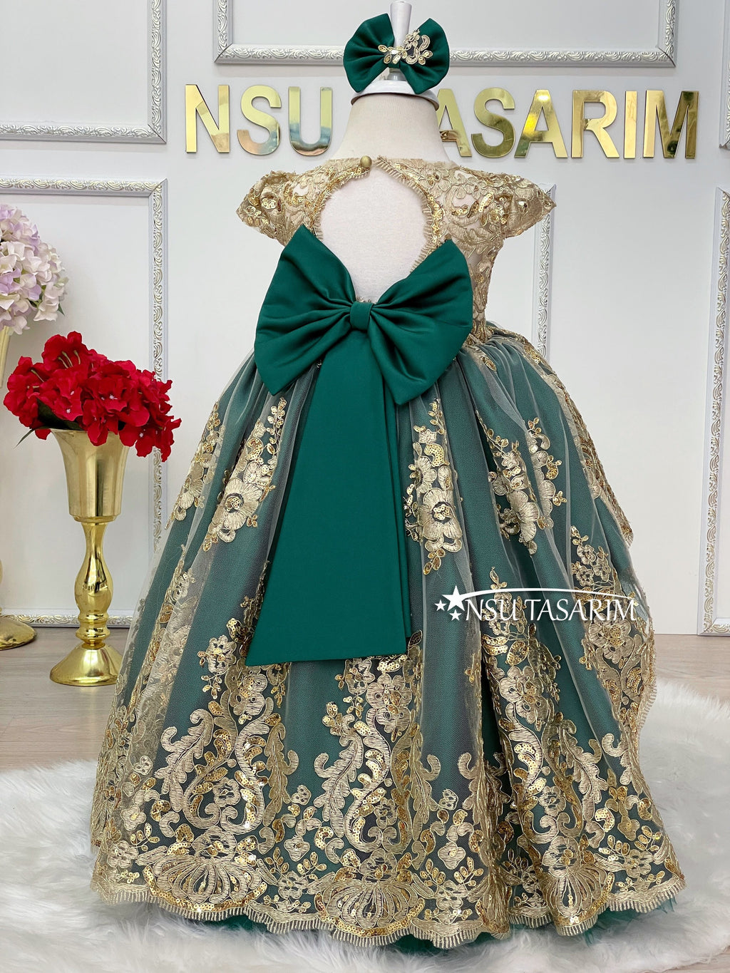 Baby girl dress. Emerald gold dress. Sparkle gold lace. Baby girl emerald dress. For special occasion, high low.