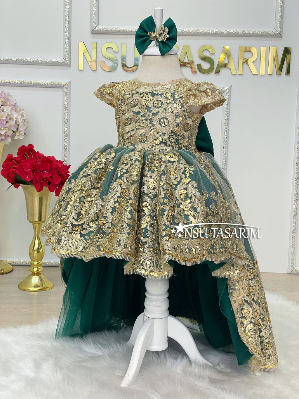 Baby girl dress. Emerald gold dress. Sparkle gold lace. Baby girl emerald dress. For special occasion, high low.