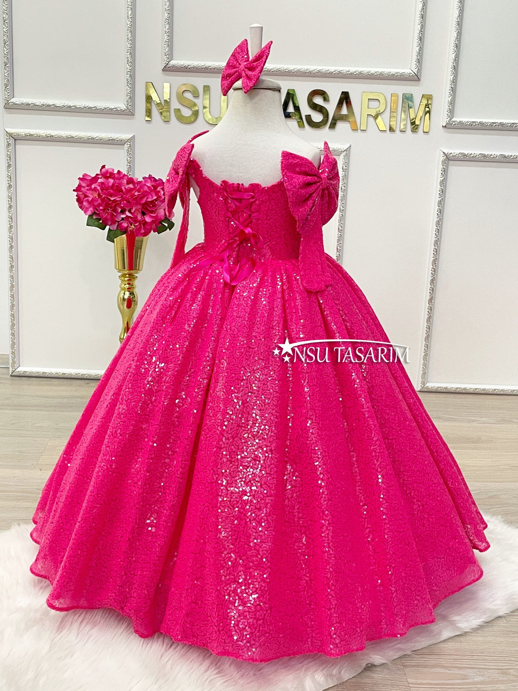 Neon fuchsia Baby girl dress. Girl party dress. Sparkle neon fuchsia . For special occasion, princess gown, couture gown.