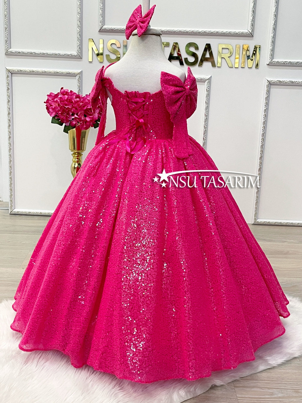 Neon fuchsia Baby girl dress. Girl party dress. Sparkle neon fuchsia . For special occasion, princess gown, couture gown.