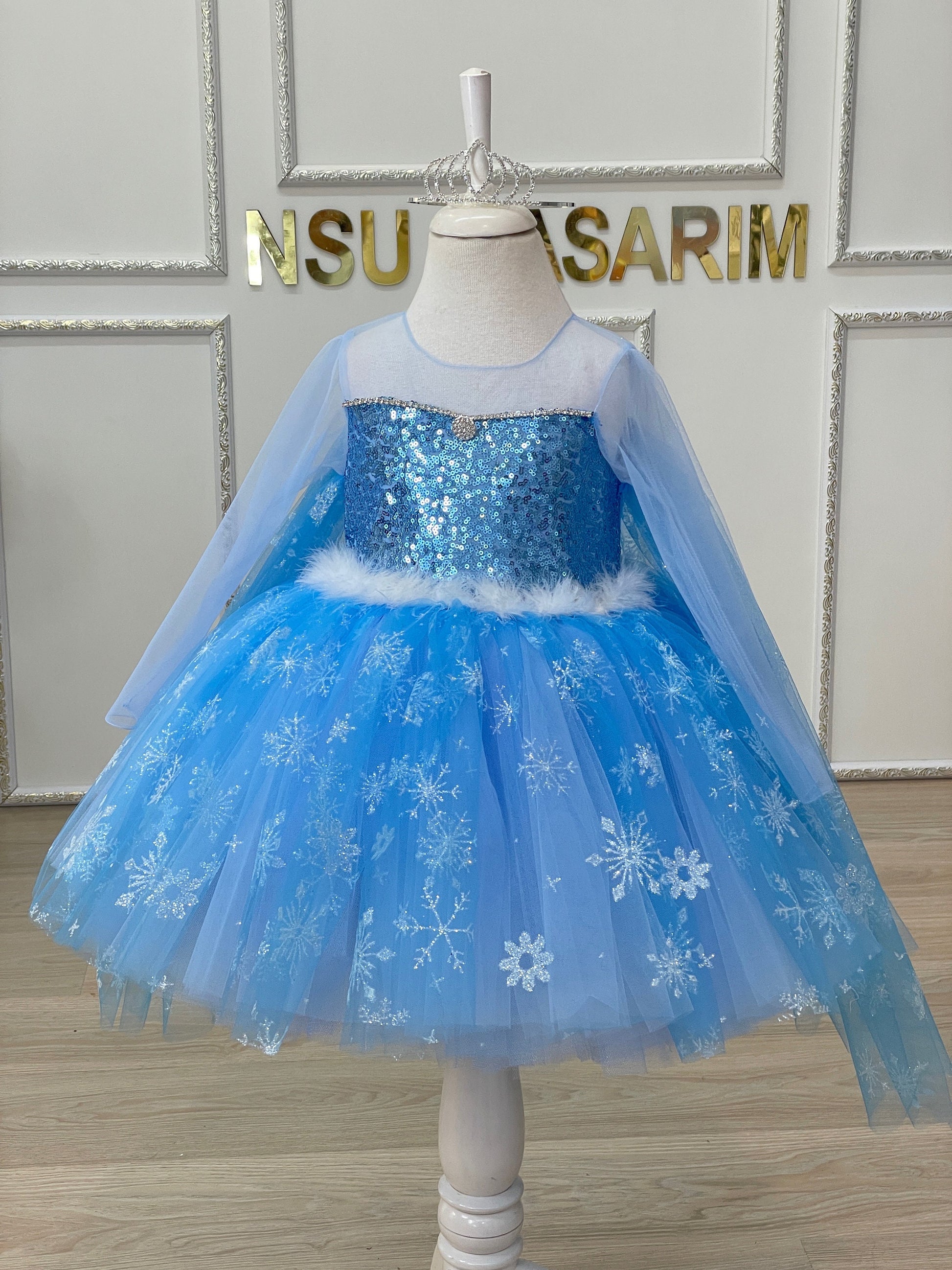 Princess Frozen dress Short Version, Elsa costume, Frozen elsa baby girl dress, Elsa flower girl dress. knee length elsa costume birthday.