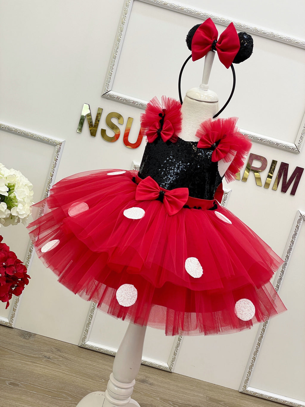 Red Minnie dress. Baby girl dress. Minnie birthday dress. Minnie red costume. For special occasion. Handmade!