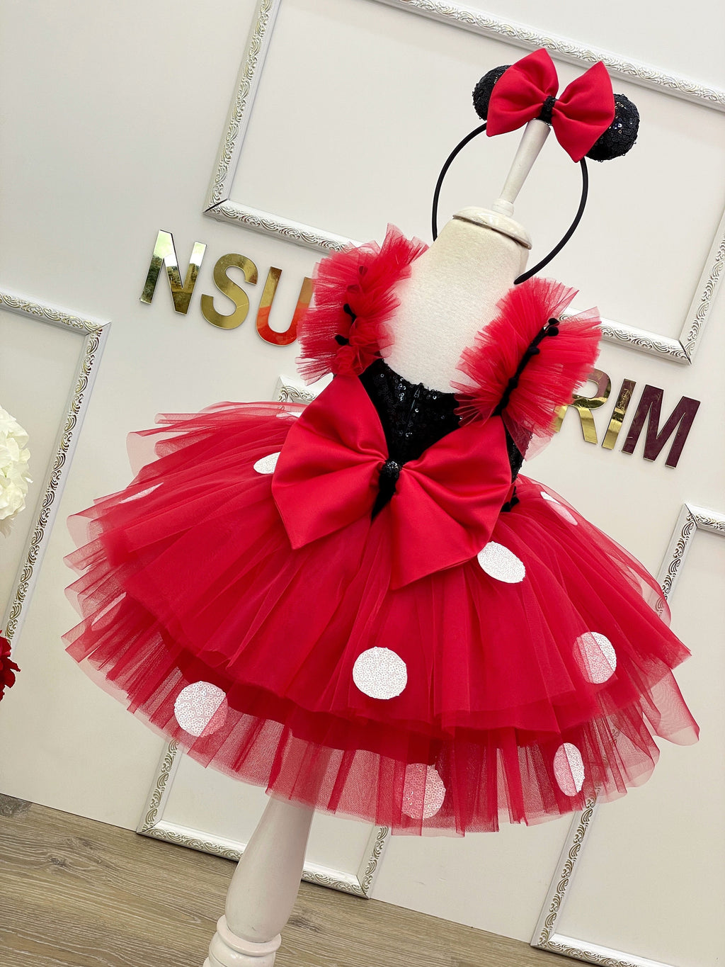 Red Minnie dress. Baby girl dress. Minnie birthday dress. Minnie red costume. For special occasion. Handmade!