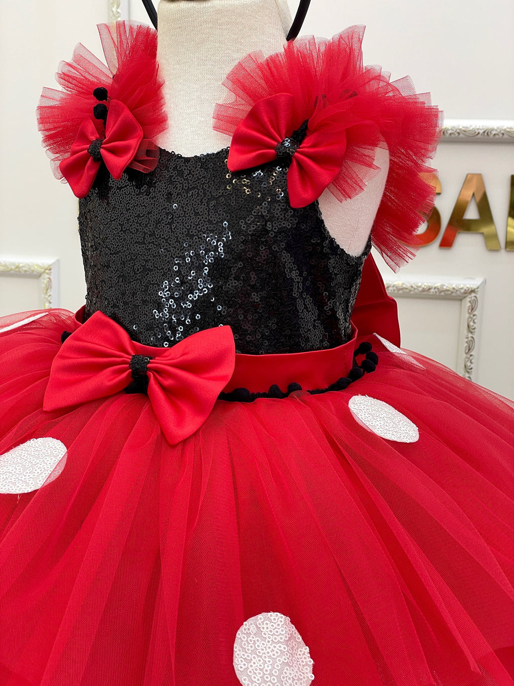 Red Minnie dress. Baby girl dress. Minnie birthday dress. Minnie red costume. For special occasion. Handmade!