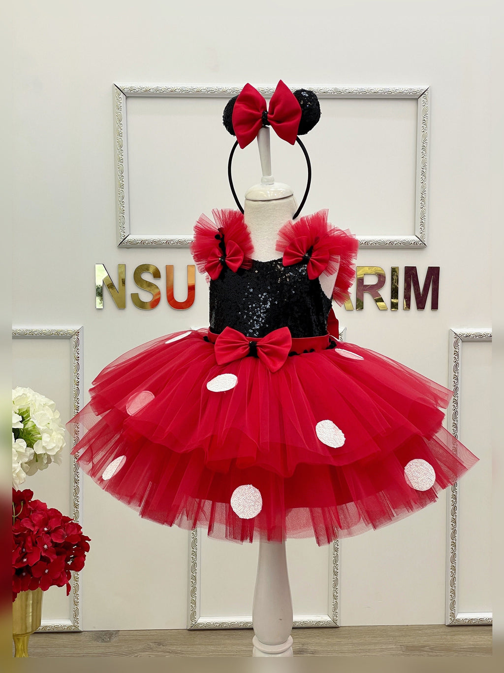 Red Minnie dress. Baby girl dress. Minnie birthday dress. Minnie red costume. For special occasion. Handmade!