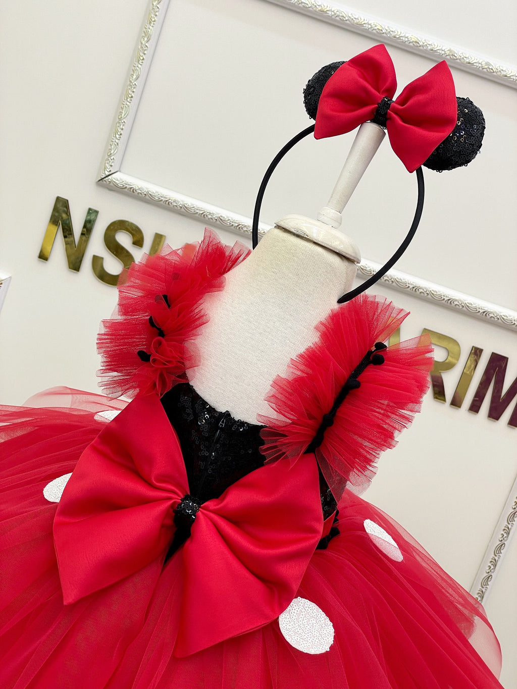 Red Minnie dress. Baby girl dress. Minnie birthday dress. Minnie red costume. For special occasion. Handmade!