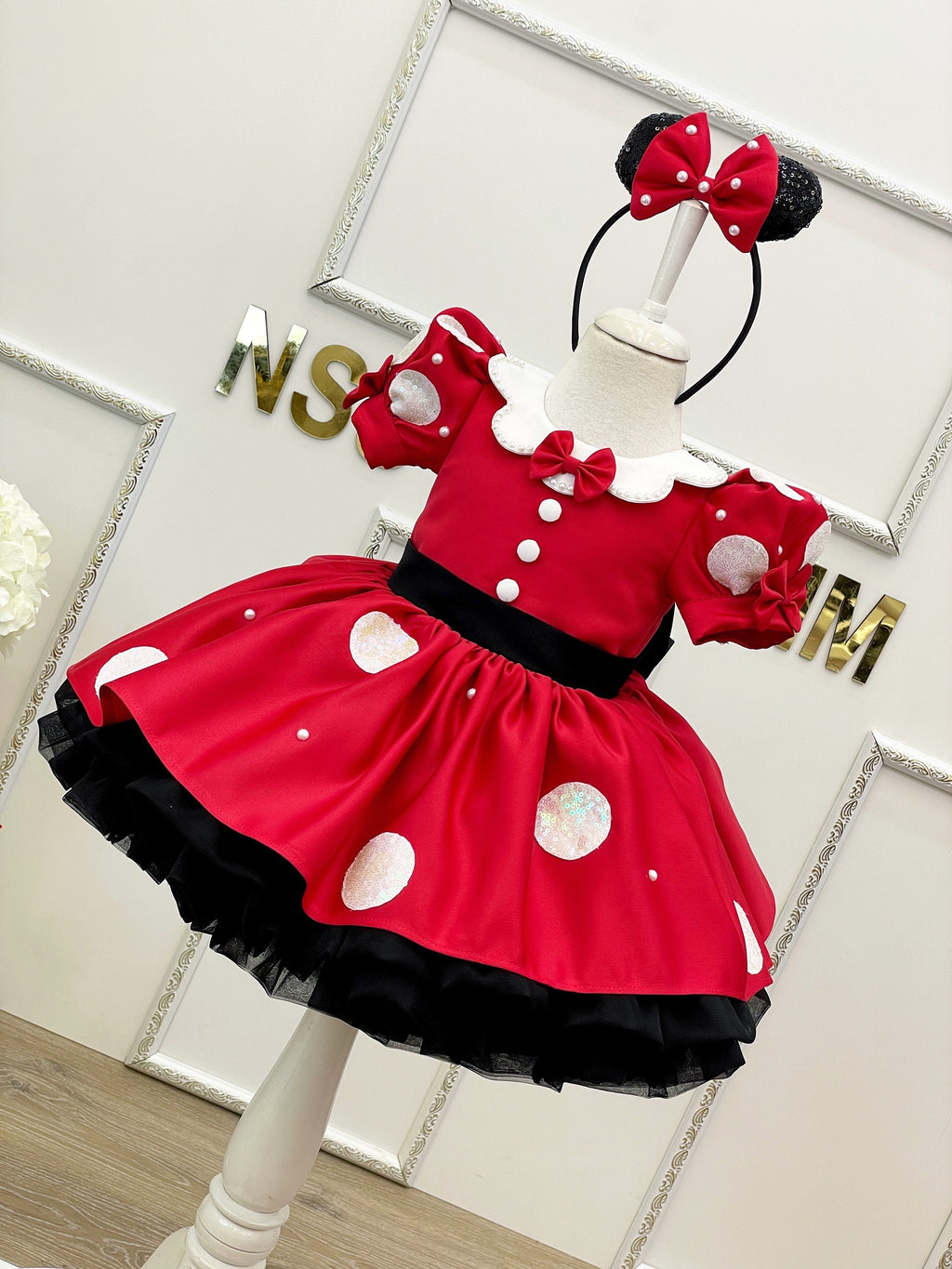 Red Minnie dress for toddler. Baby girl dress. Minnie birthday dress. Sparkle and pearl minnie dress. For special occasion. Handmade!