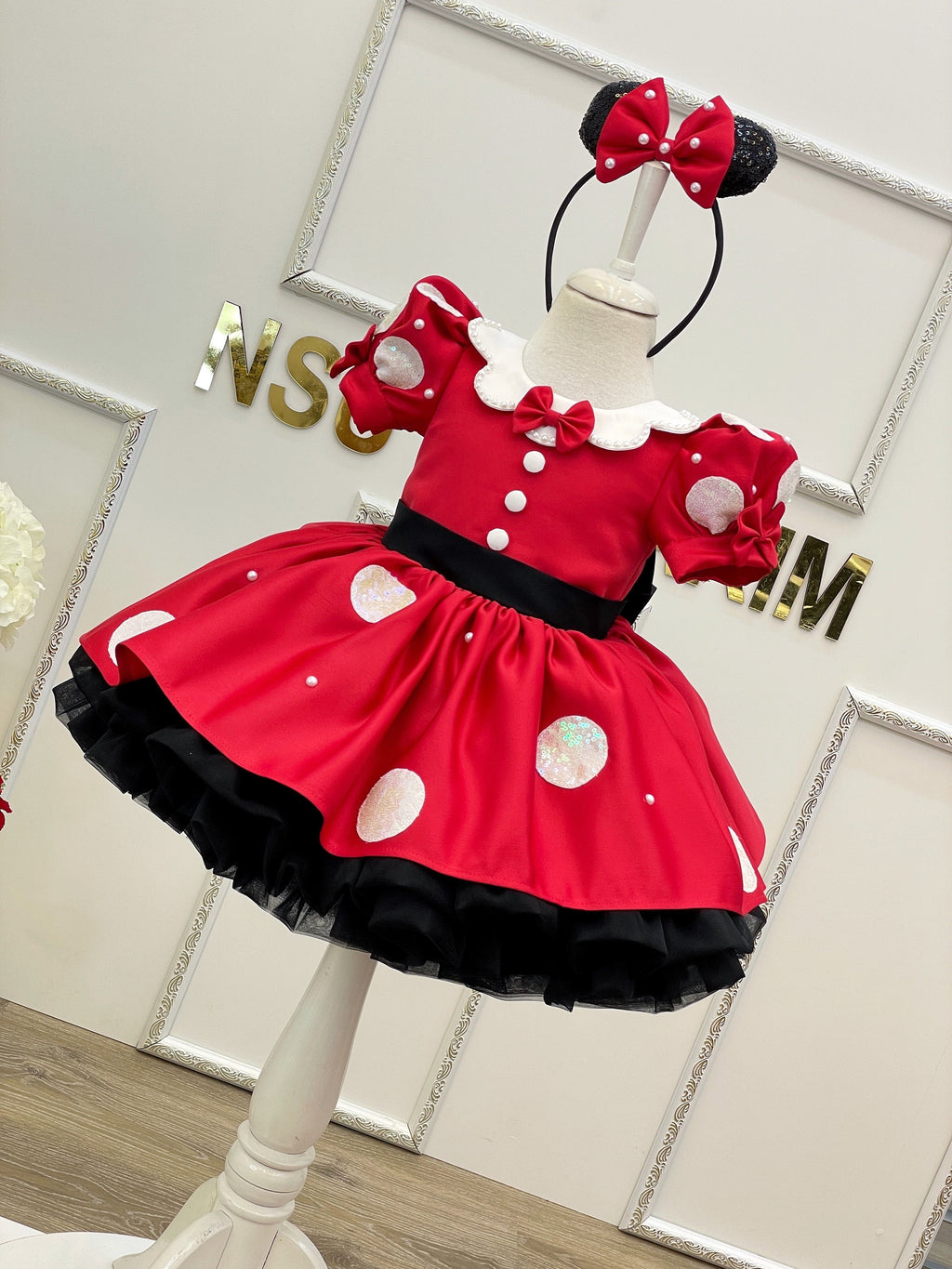 Red Minnie dress for toddler. Baby girl dress. Minnie birthday dress. Sparkle and pearl minnie dress. For special occasion. Handmade!