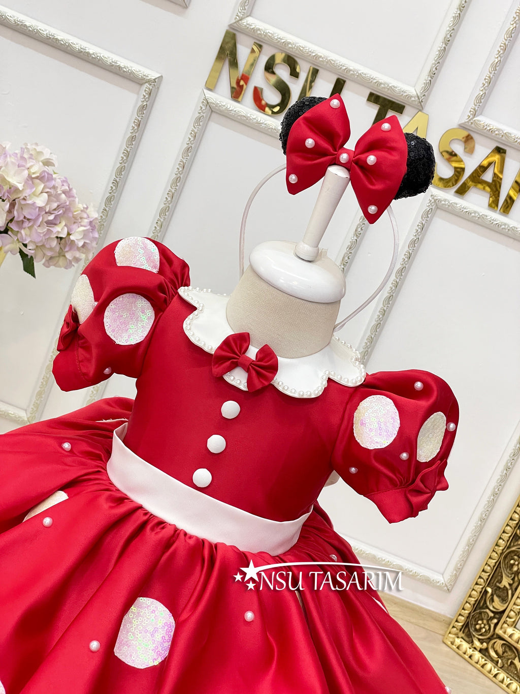 Red Minnie Mouse dress front top close up