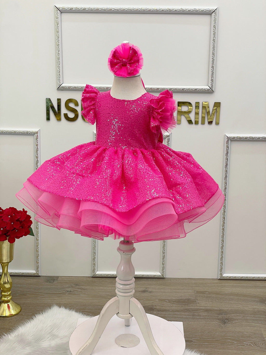 Neon fuchsia Baby girl dress. Girl party dress. Sparkle neon fuchsia . For special occasion, barbie theme dress.