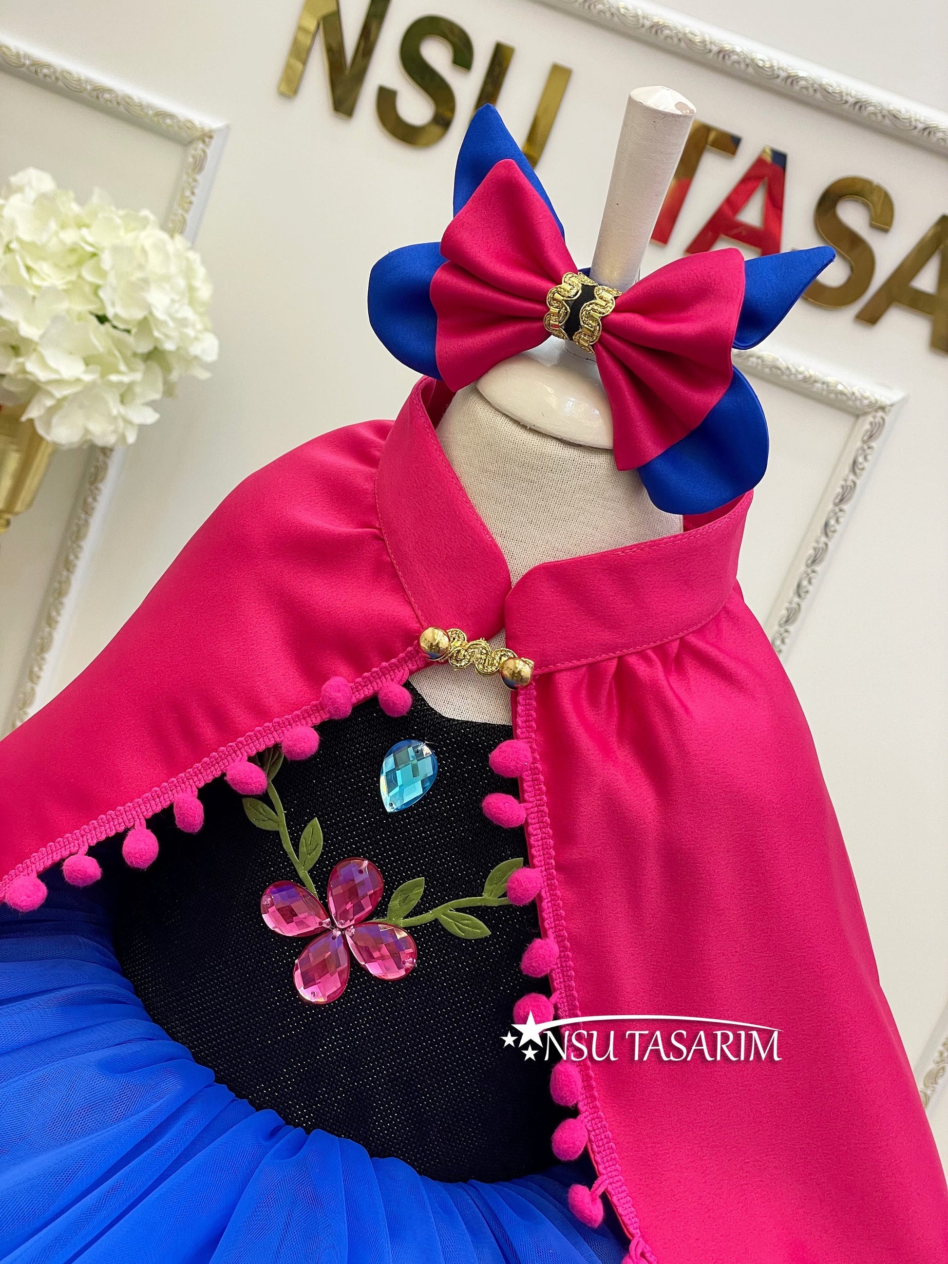Anna dress front top close up