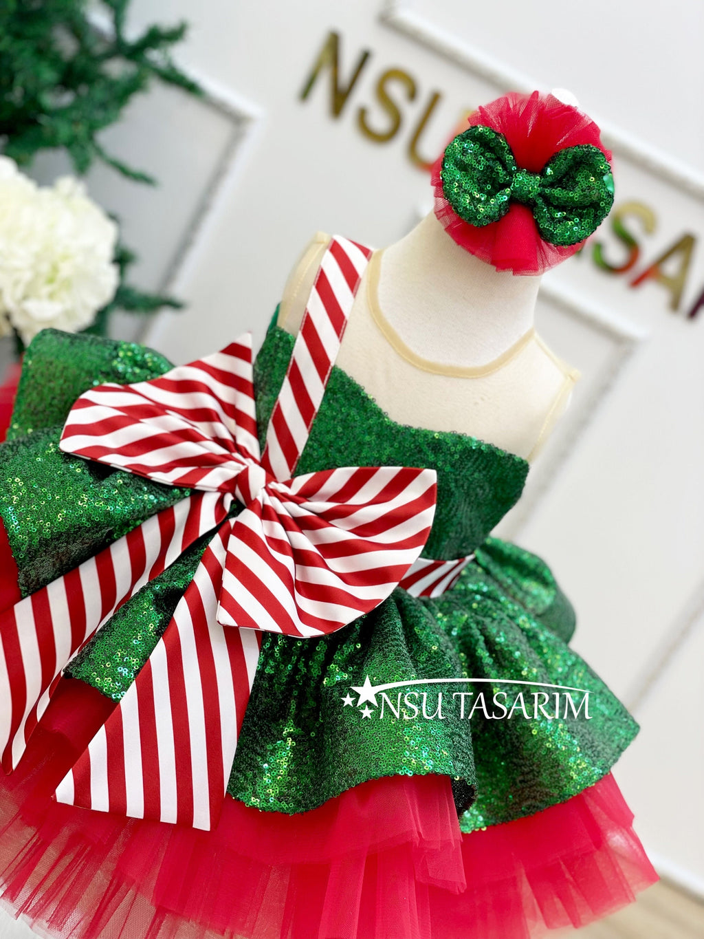 Christmas Knee front