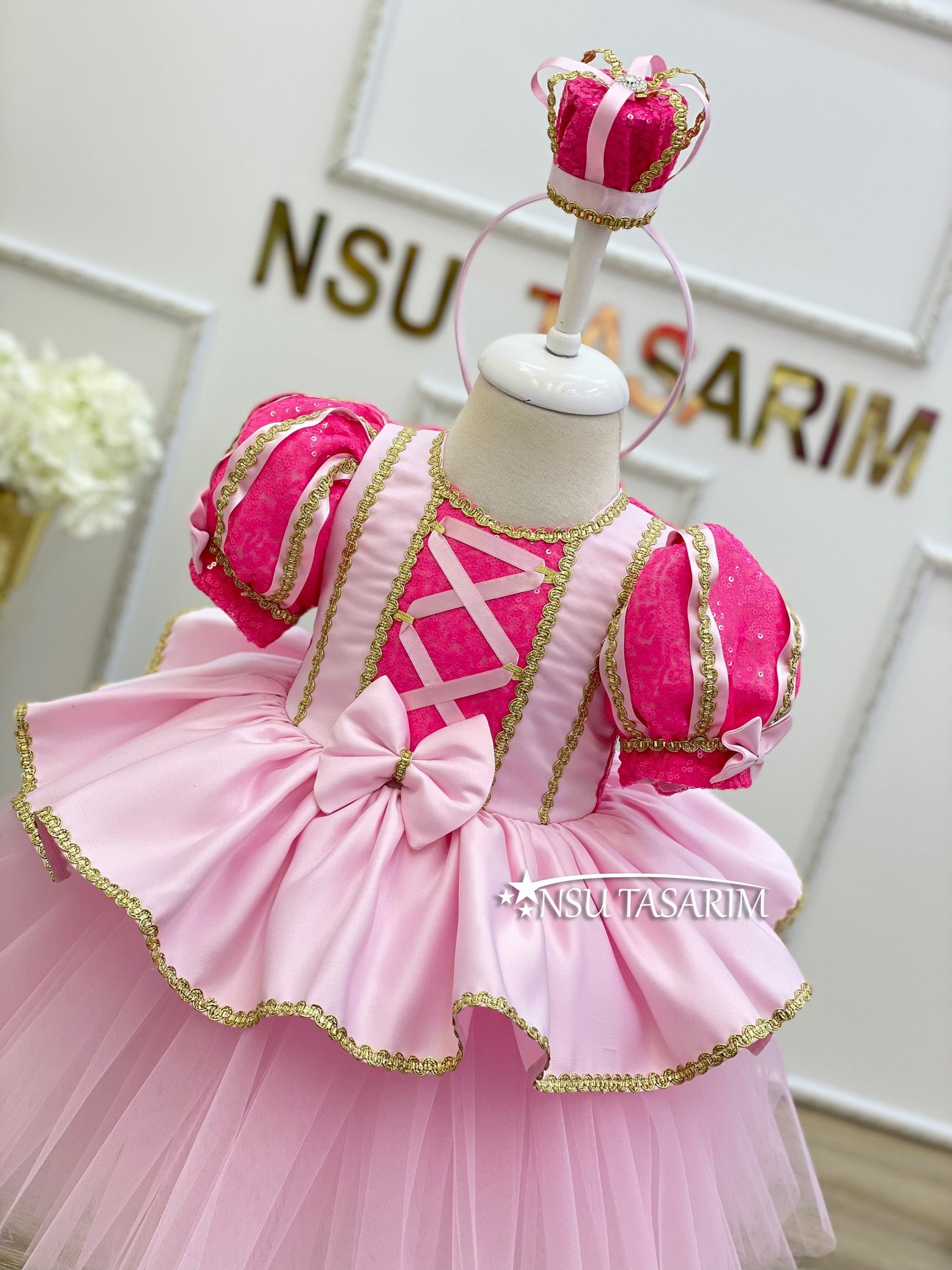 Aurora costume front