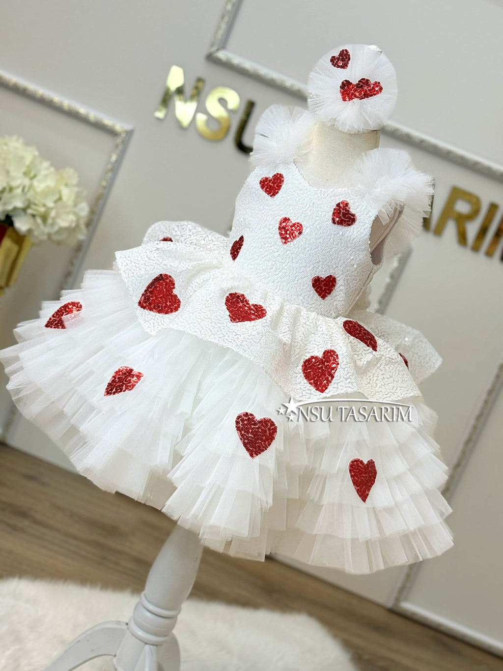 Valentine&#39;s day dress. Baby girl dress for Valentine&#39;s day.
