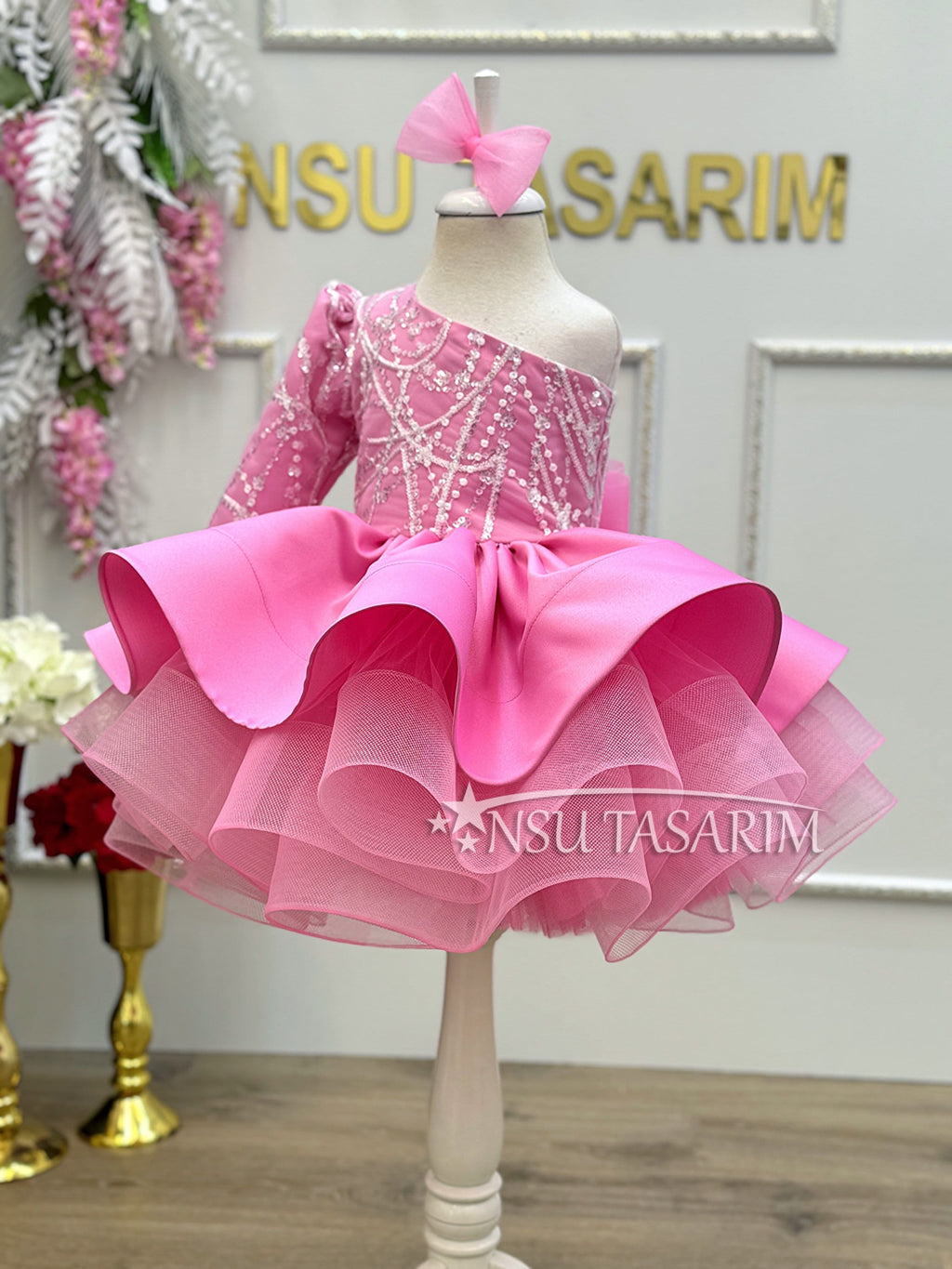 Baby girl dress. Hot pink and silver. Sparkle dress. Party dress. Baby girl Hot pink dress. For special occasion.