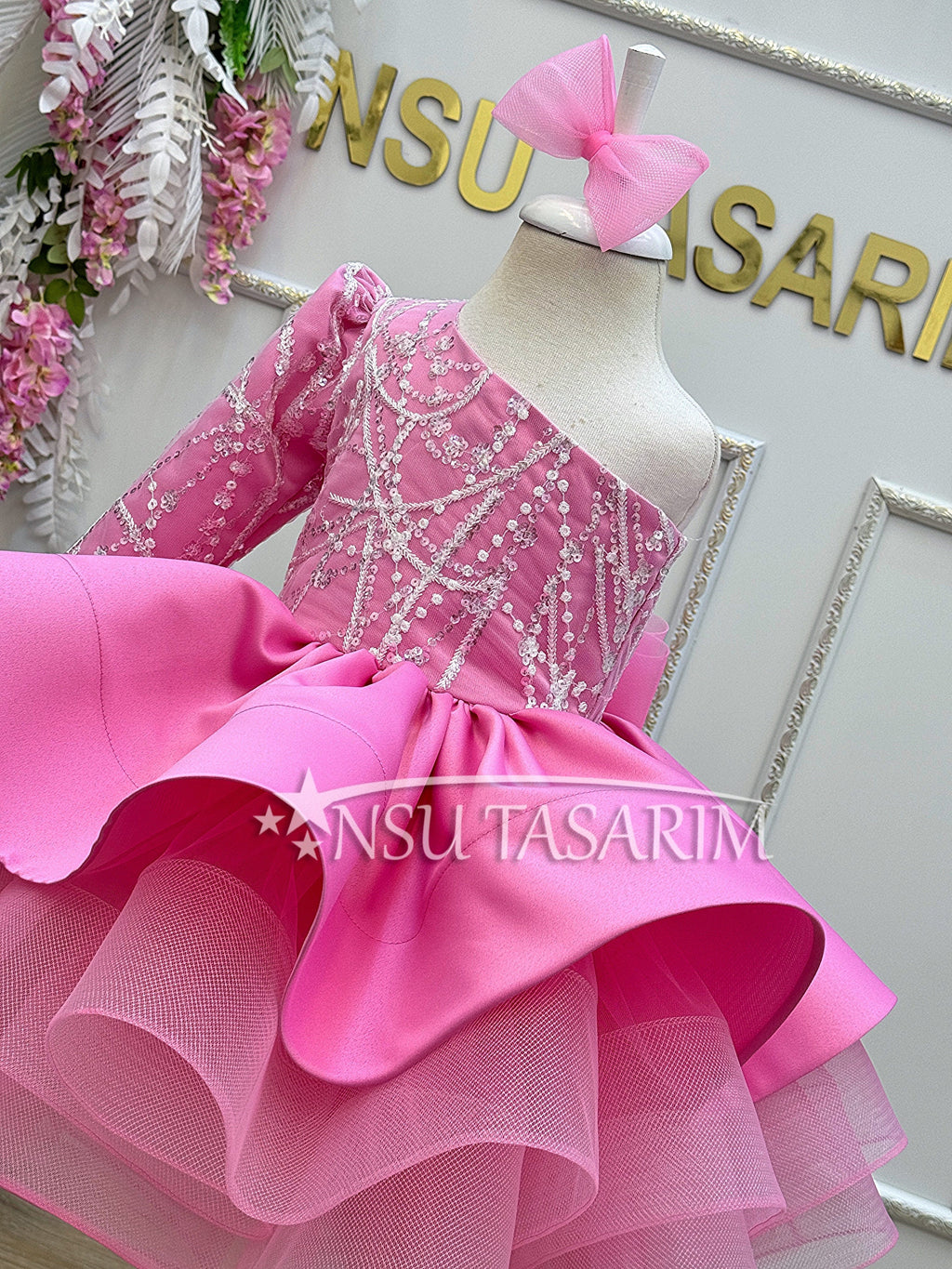 Baby girl dress. Hot pink and silver. Sparkle dress. Party dress. Baby girl Hot pink dress. For special occasion.