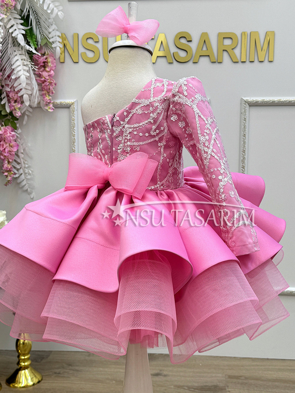 Baby girl dress. Hot pink and silver. Sparkle dress. Party dress. Baby girl Hot pink dress. For special occasion.