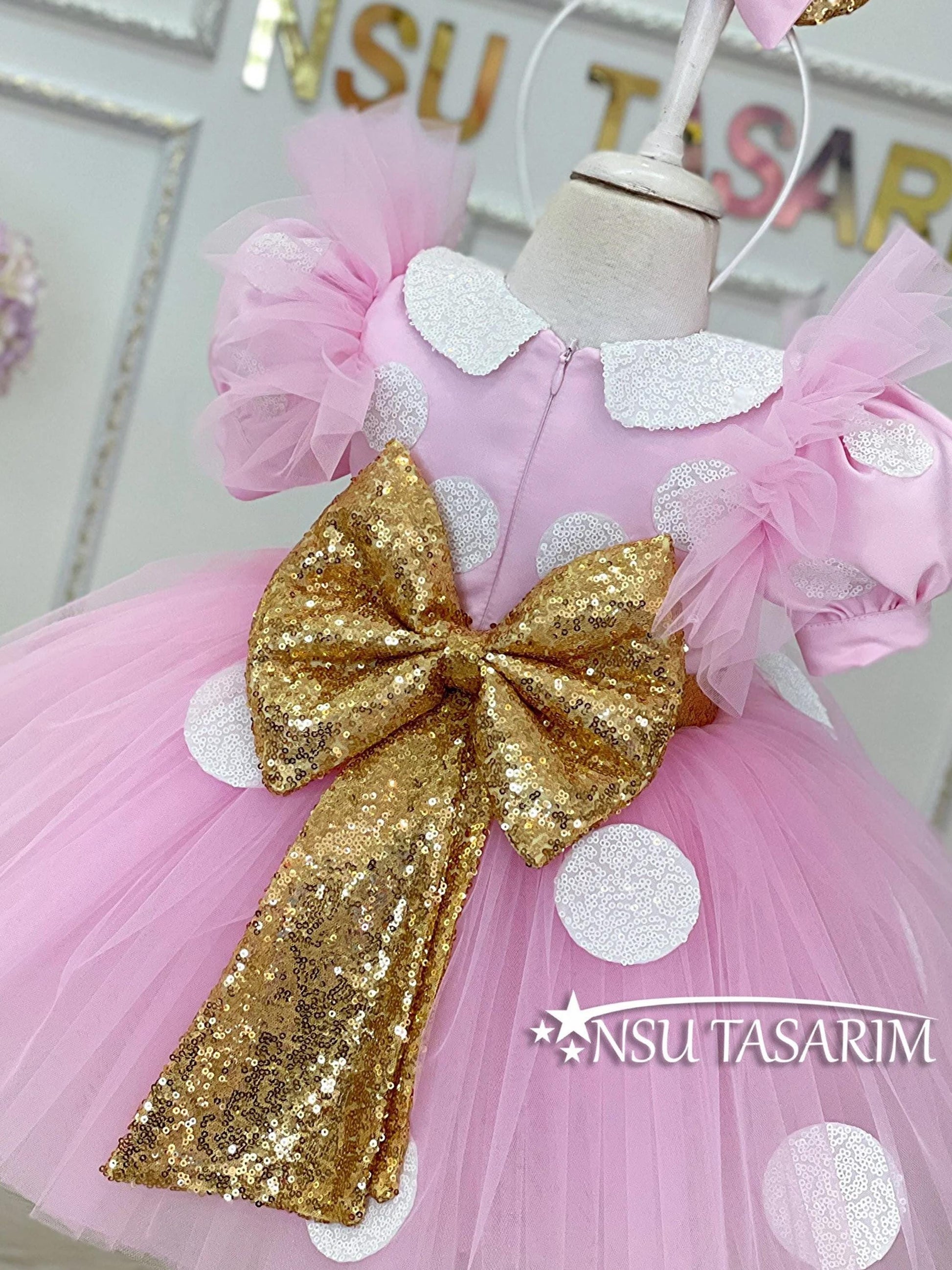 Minnie mouse costume back side zipper