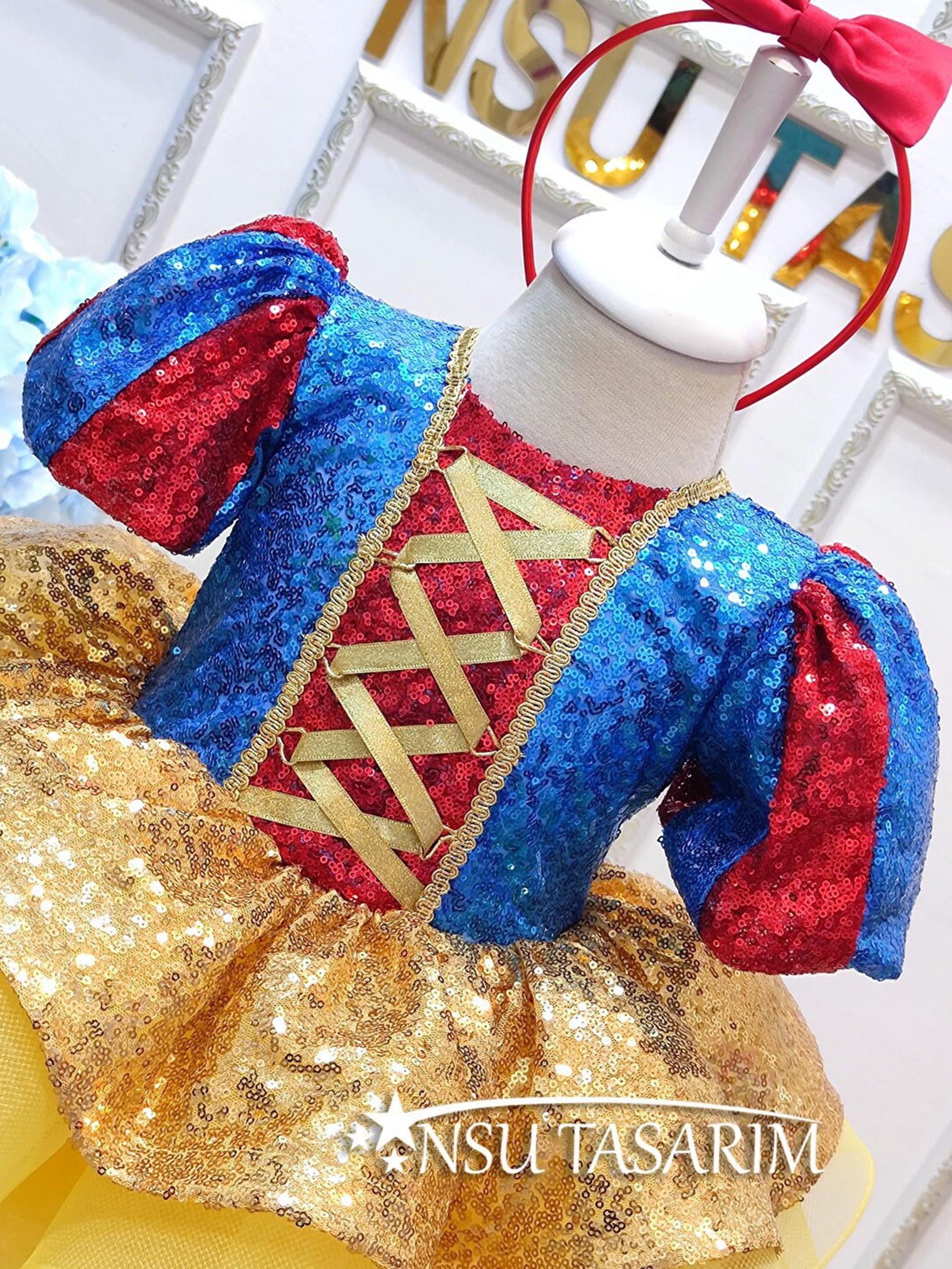 Snow white dress front top close up